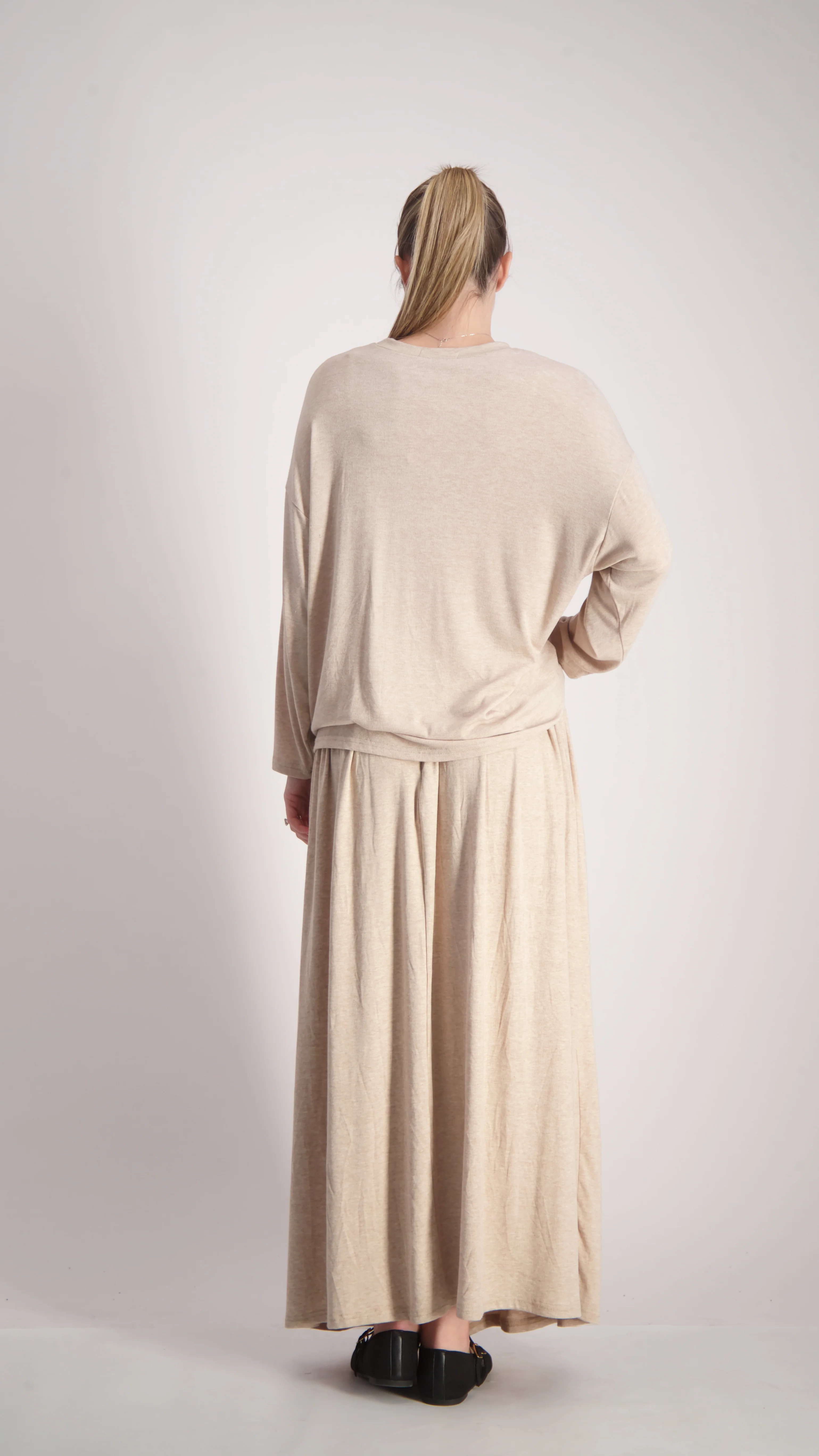 Capsula Debby 2026 Maxi Sweater Set / Beige - Image 3