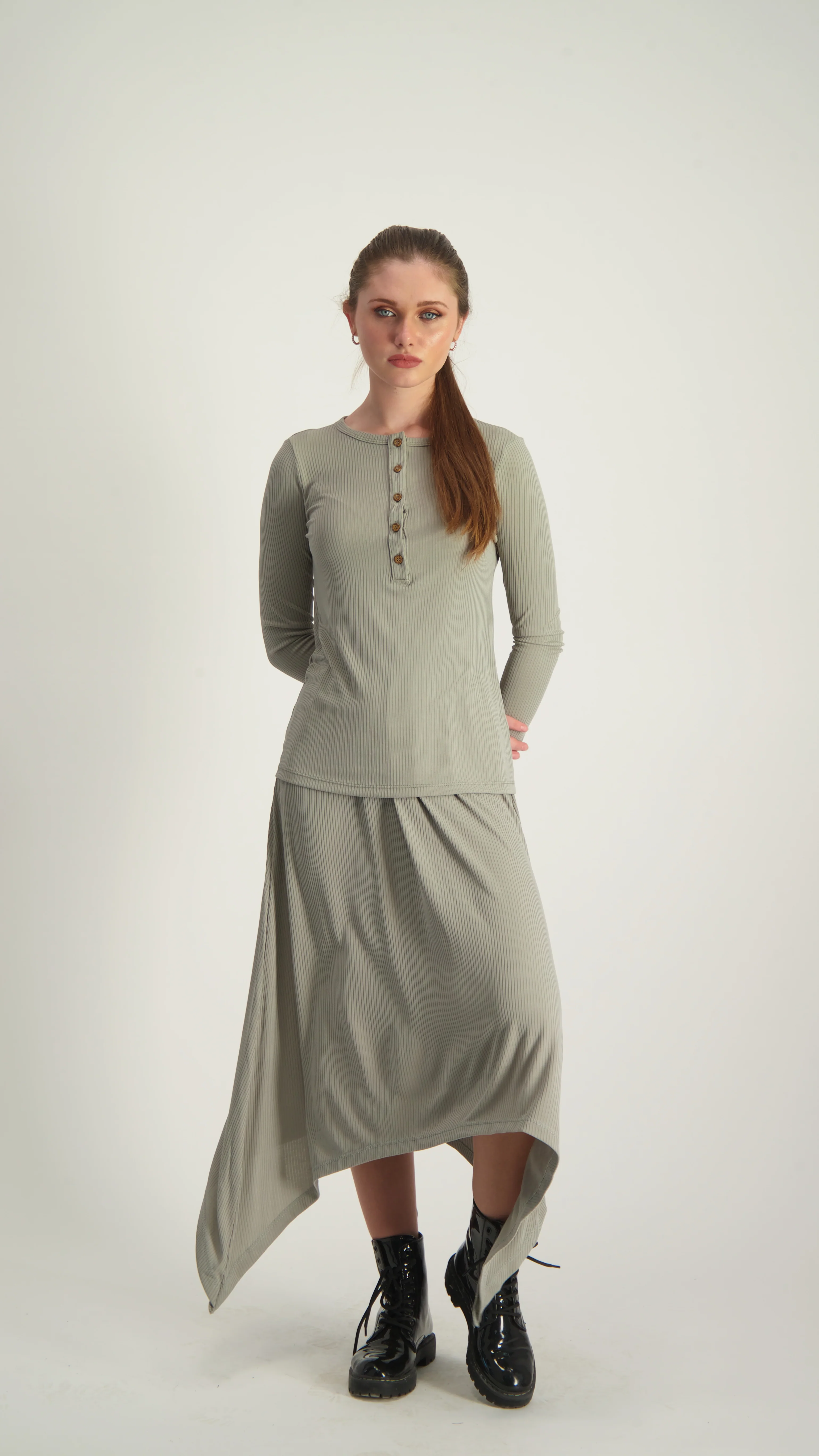 Ribbed Button T-shirt / Olive - Image 3