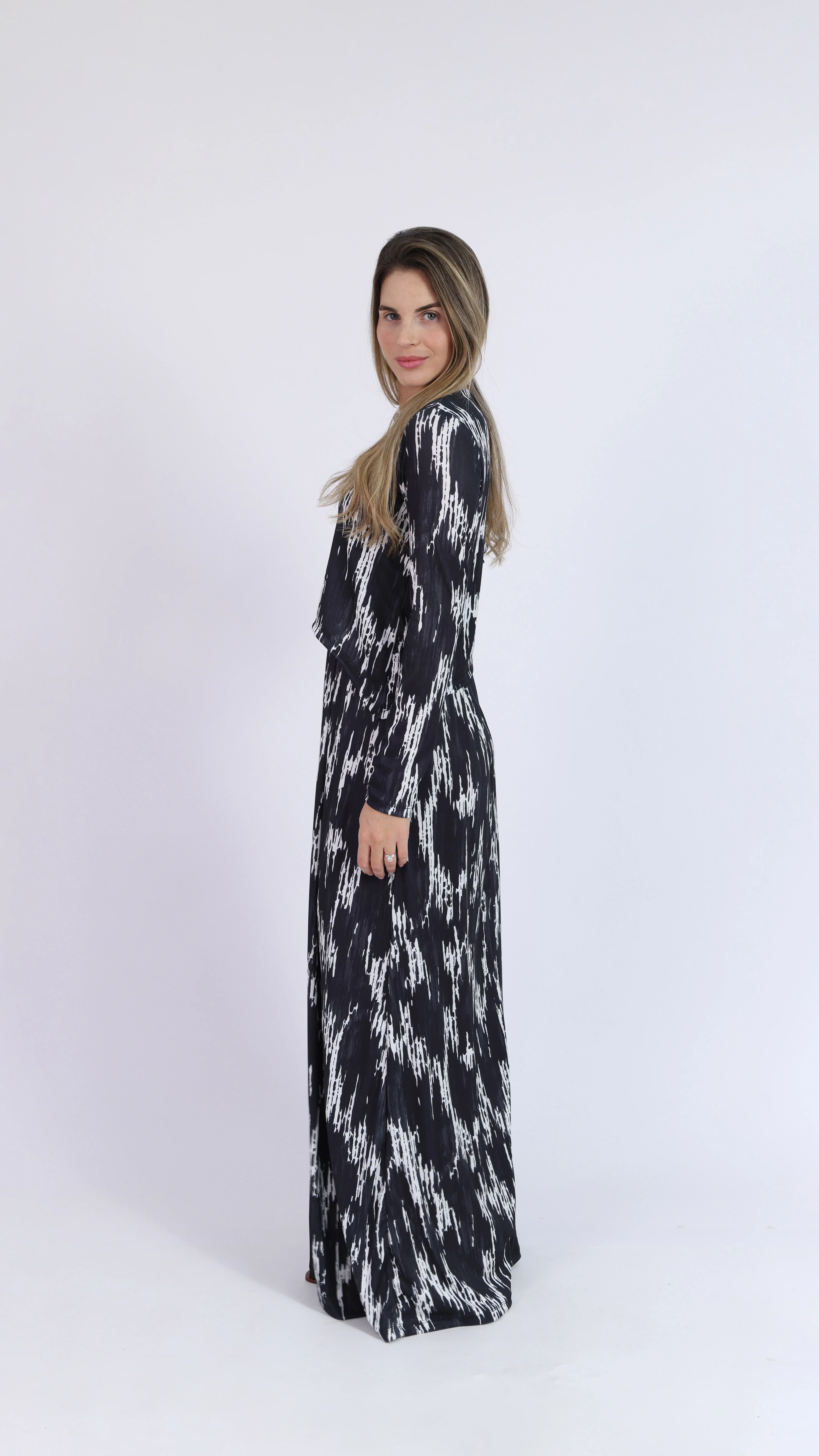 Ribbed Maxi Nursing Dress / Black Tie Dye - Image 2