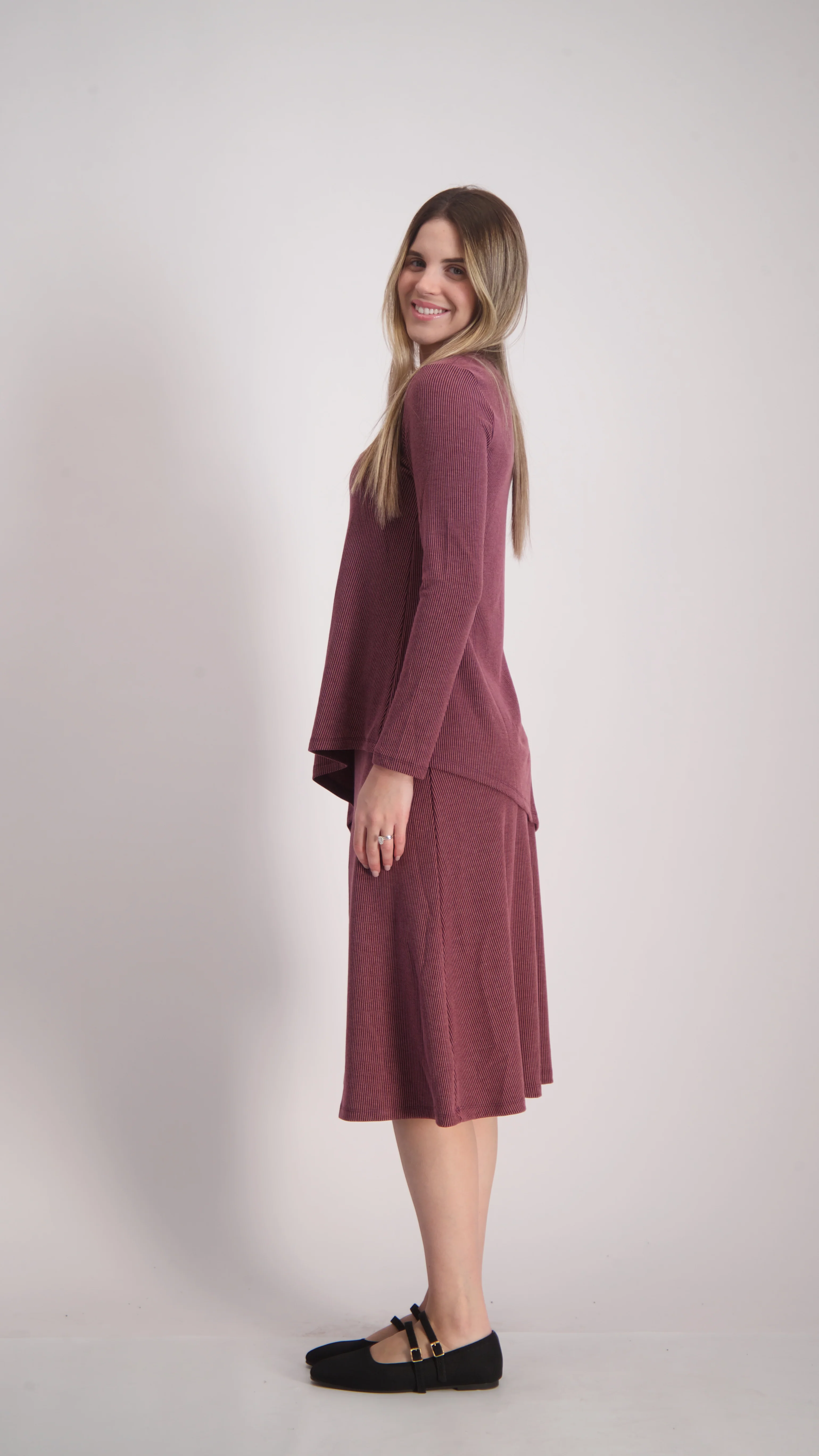 Ribbed Triangle T-Shirt / Burgandy - Image 5